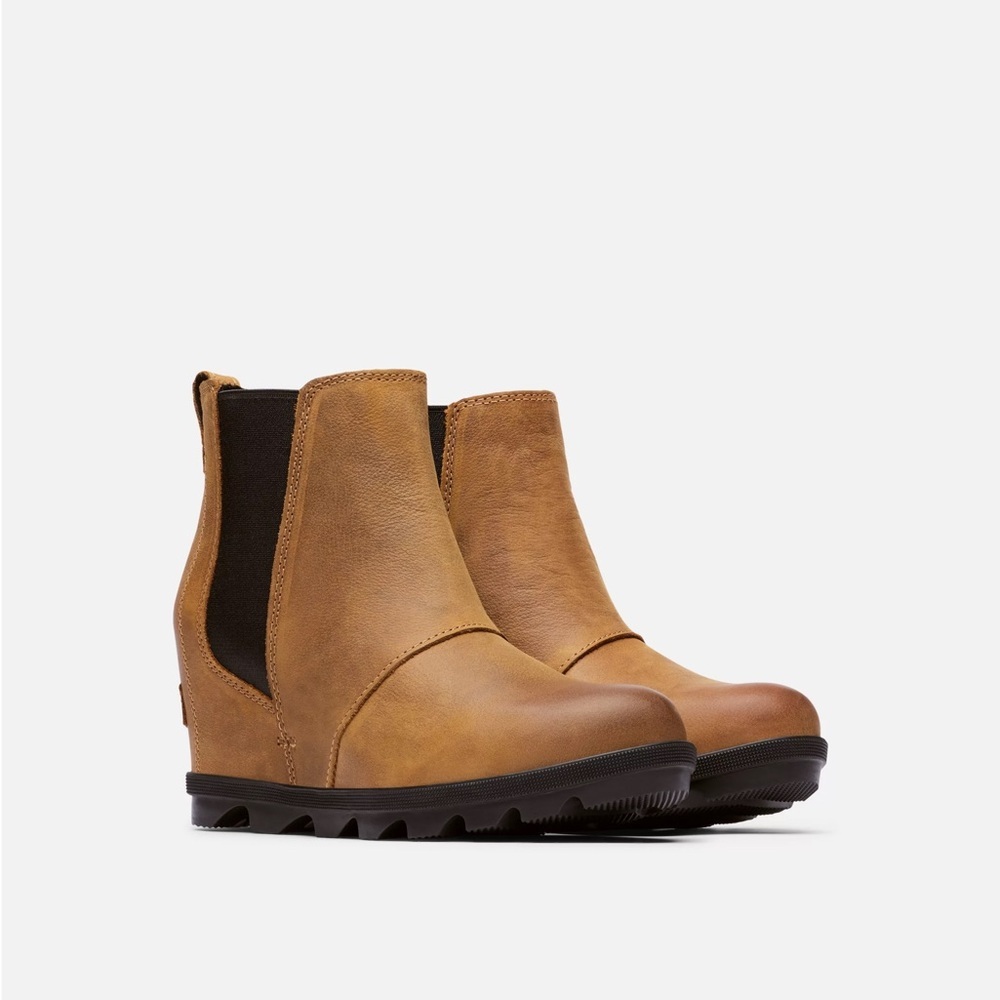 SOREL tan lea wedge boot